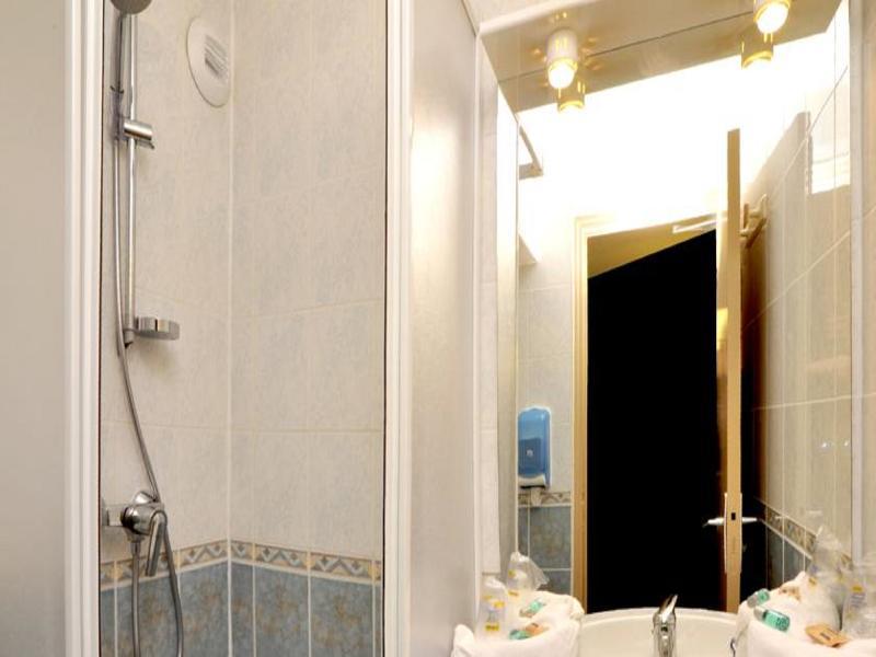 Hotel Enzo By Kyriad Direct 2*