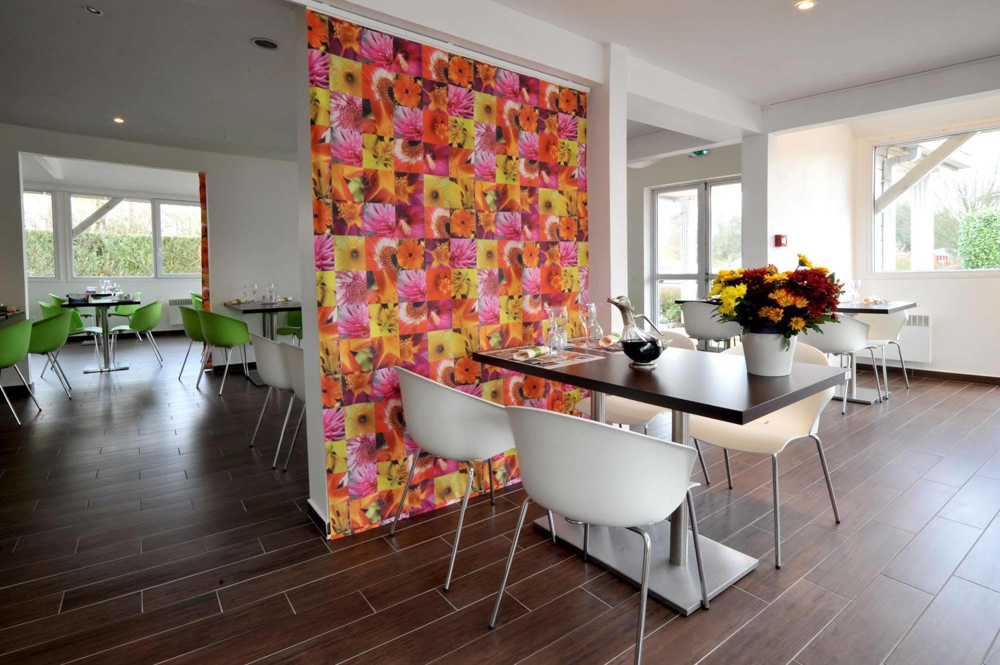 Enzo By Kyriad Direct 2* Trappes