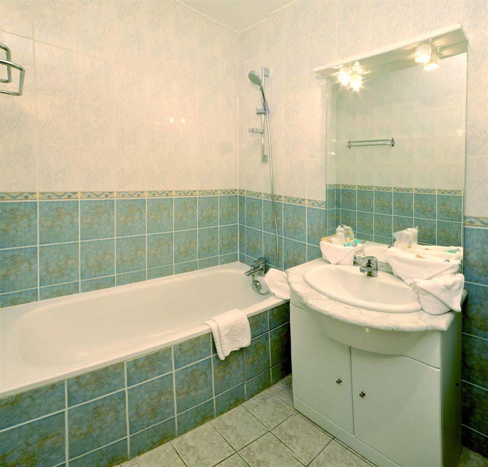Enzo By Kyriad Direct Hotel Trappes