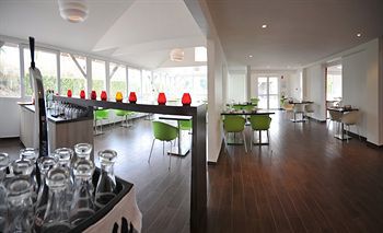 Enzo By Kyriad Direct 2* Trappes